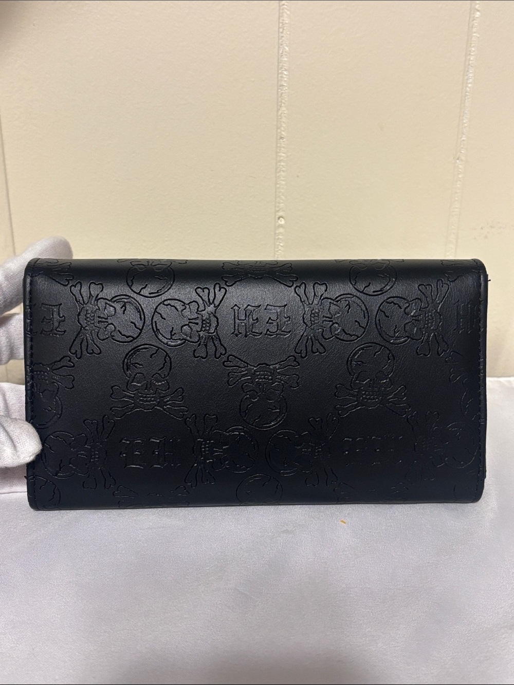 ✨ NWT Ed Hardy Women's Skull & Rose Embossed Flap Wallet Clutch Organizer - ✨ - Picture 10 of 12
